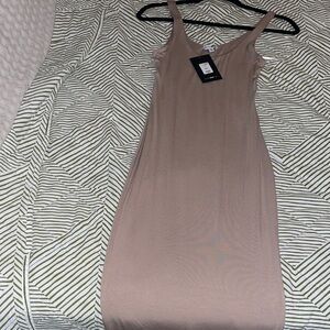 Elegant Beige Sleeveless Dress
